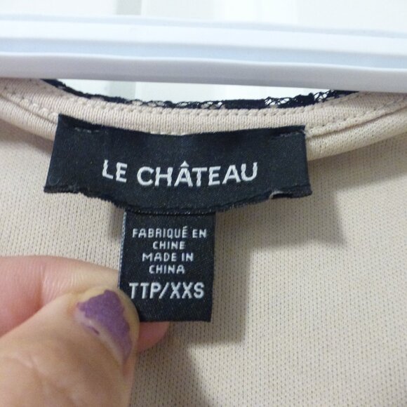 LE CHATEAU black lace flutter sleeve top - Picture 3 of 8